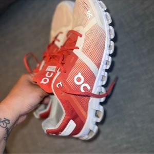 On running shoes size 8.5 dusty rose cloud flow